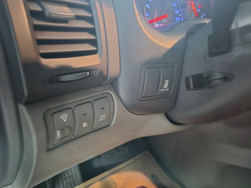 2012 Kia Carnival Grand GLX Premium photo 15