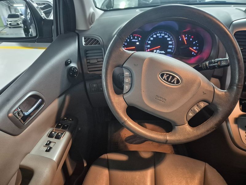 2012 Kia Carnival Grand GLX Premium photo 17