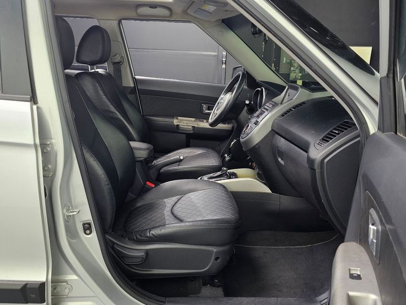 2012 Kia 쏘울 Diesel 1.6 Premium photo 12