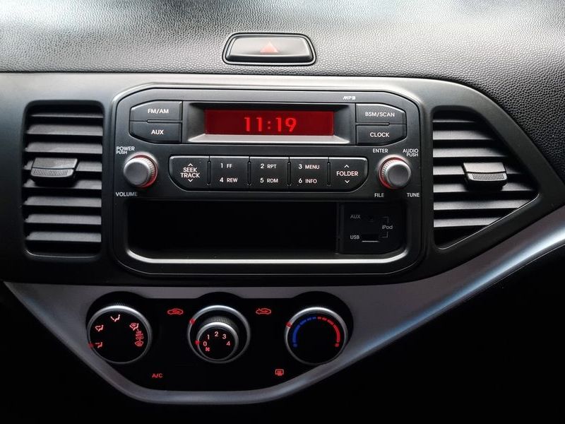2012 Kia Morning Deluxe photo 15