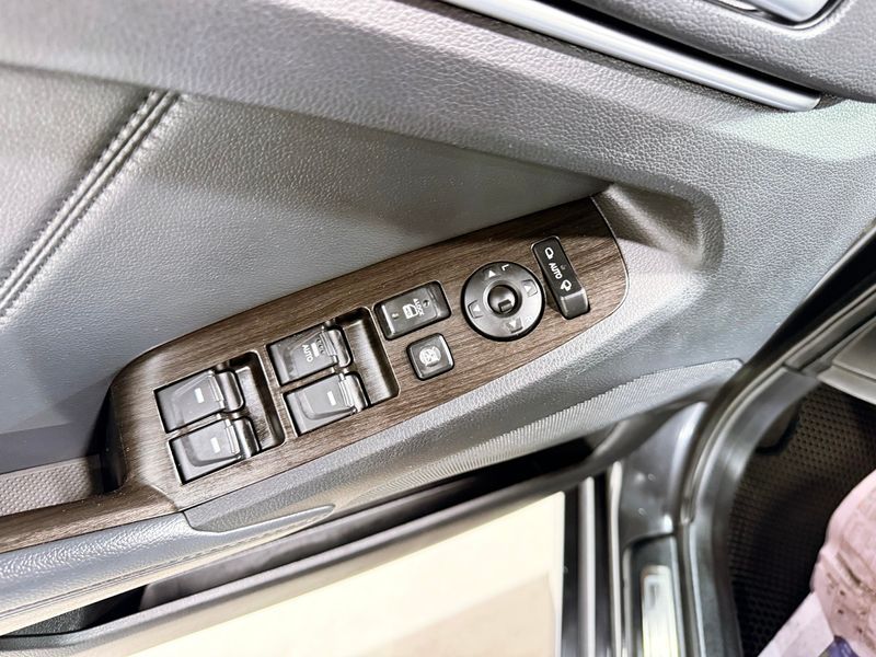 2012 Kia K7 3.0 GDI Luxury photo 8