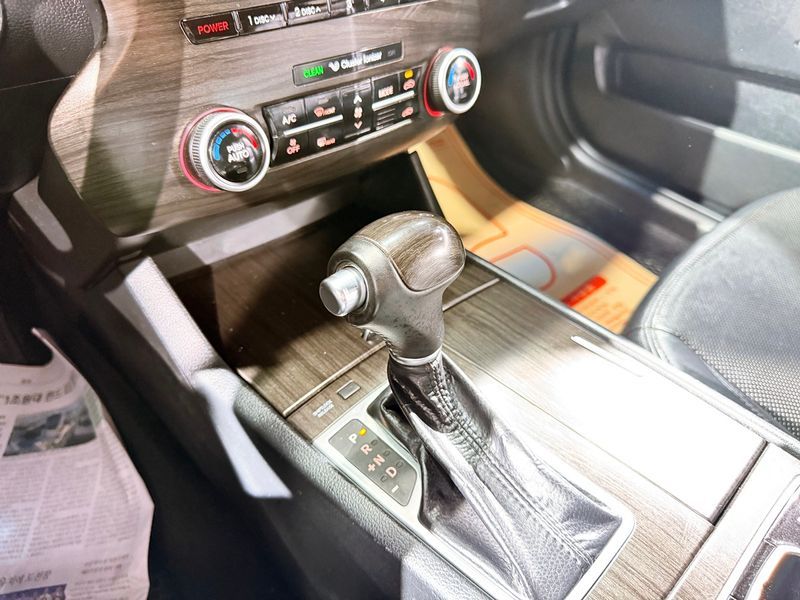 2012 Kia K7 3.0 GDI Luxury photo 9