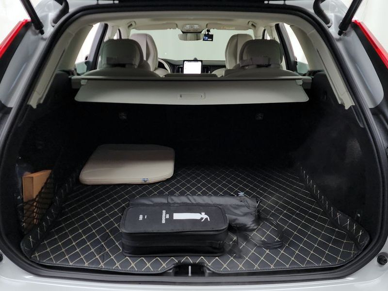 2026 Volvo XC60 B5 Ultra Dark Air Sus photo 20