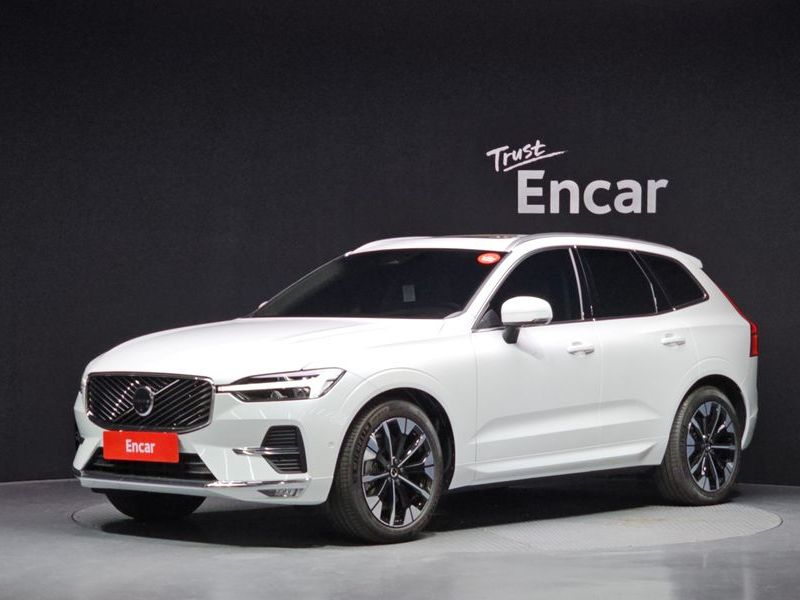 2026 Volvo XC60 B5 Ultra Bright Air Sus photo 1