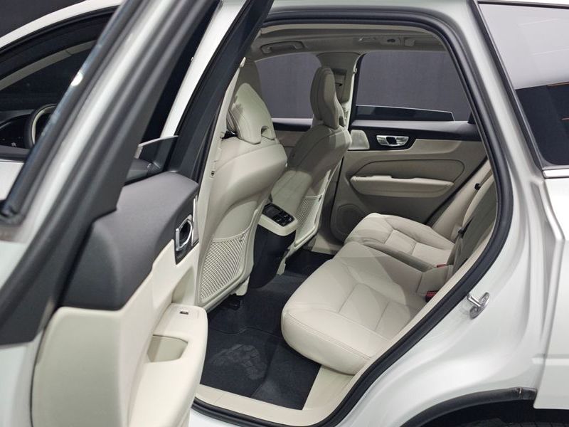 2026 Volvo XC60 B5 Ultra Bright Air Sus photo 13