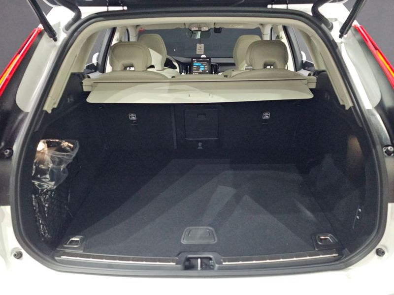 2026 Volvo XC60 B5 Ultra Bright Air Sus photo 20