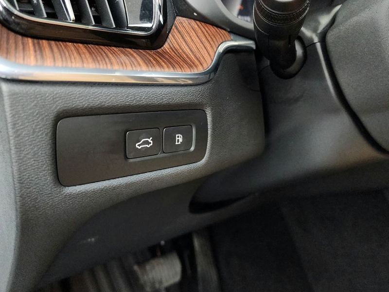 2025 Volvo XC60 T8 Ultra Bright photo 16