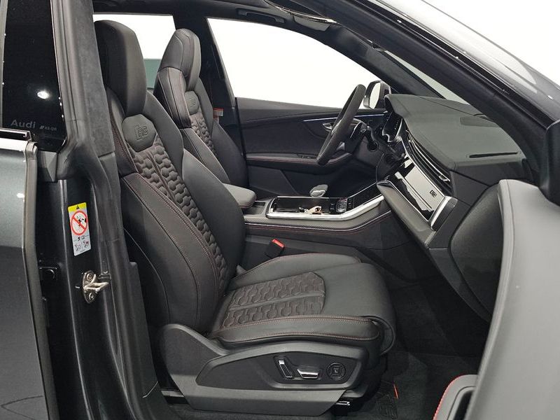 2025 Audi Q8 4.0 TFSI Quattro Performance photo 10