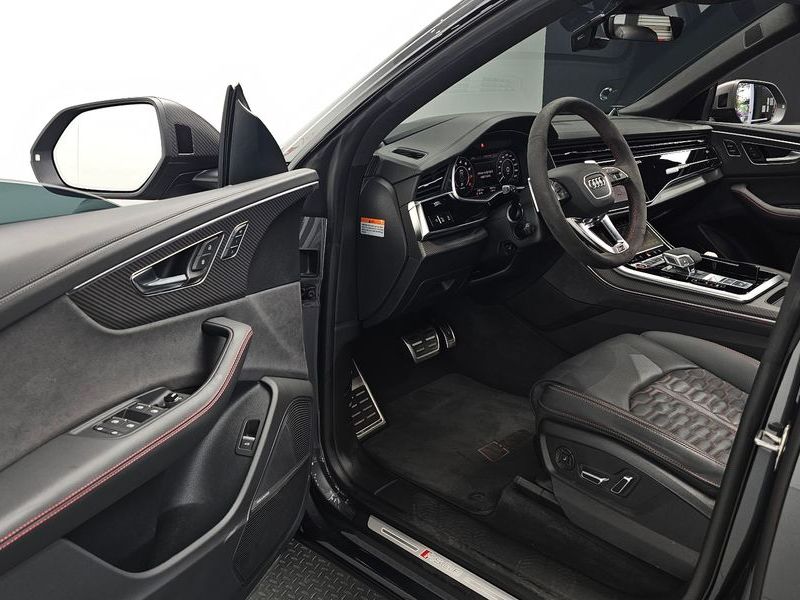 2025 Audi Q8 4.0 TFSI Quattro Performance photo 11