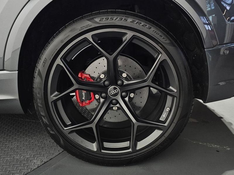 2025 Audi Q8 4.0 TFSI Quattro Performance photo 21