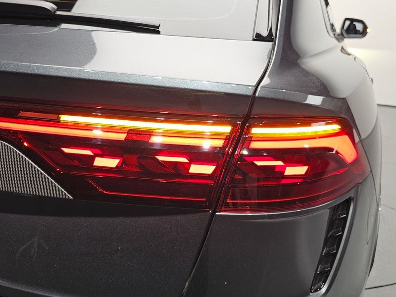 2025 Audi Q8 4.0 TFSI Quattro Performance photo 23