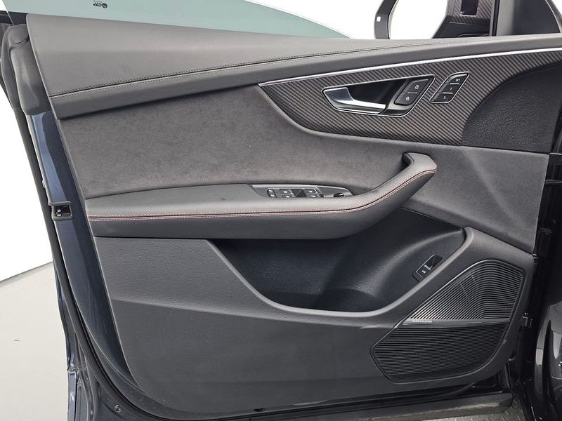 2025 Audi Q8 4.0 TFSI Quattro Performance photo 24