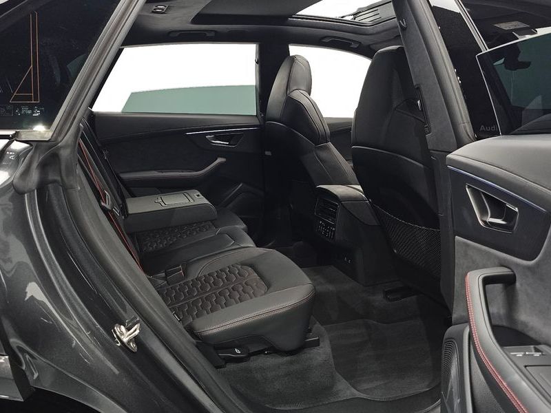 2025 Audi Q8 4.0 TFSI Quattro Performance photo 26