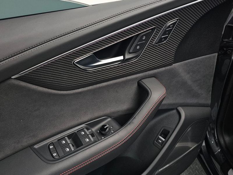 2025 Audi Q8 4.0 TFSI Quattro Performance photo 30