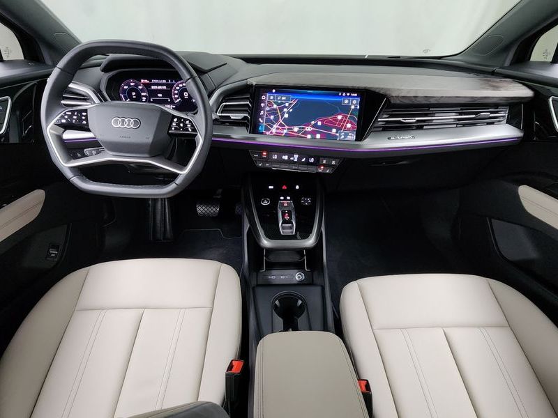 2025 Audi e-tron 45 Premium photo 7