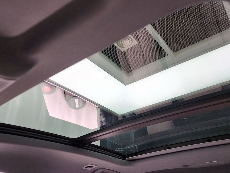 2025 Audi e-tron 45 Premium photo 18