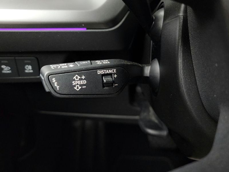 2025 Audi e-tron 45 Premium photo 26