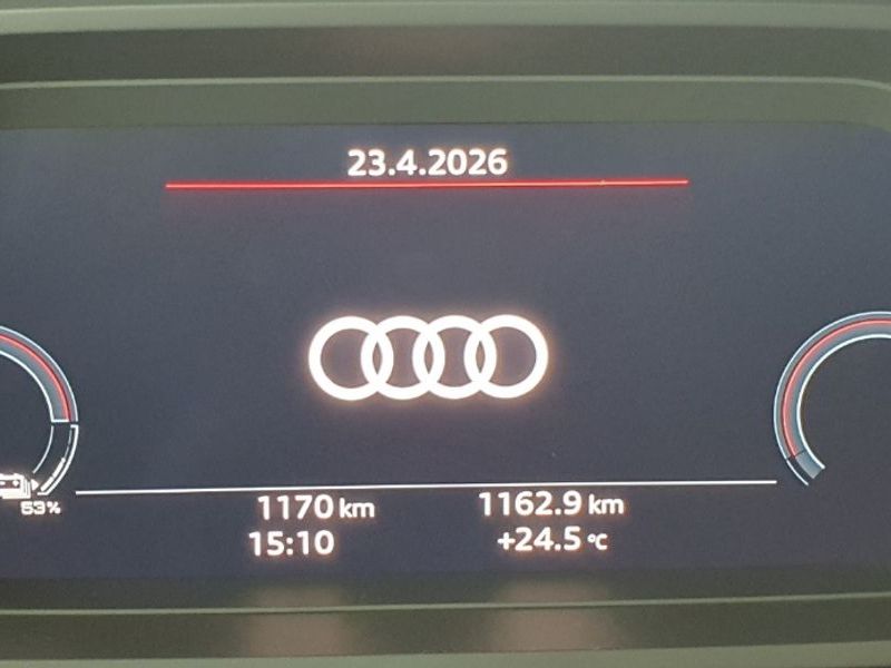 2025 Audi e-tron 45 photo 8