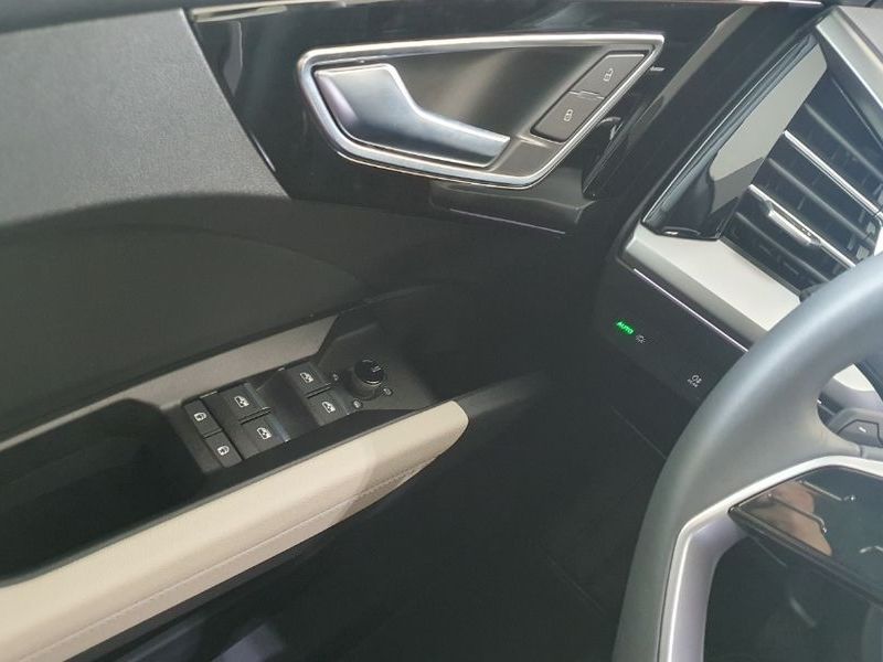 2025 Audi e-tron 45 photo 15