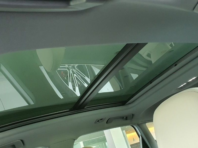 2025 Audi e-tron 45 photo 16