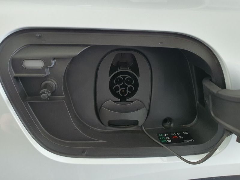 2025 Audi e-tron 45 photo 19