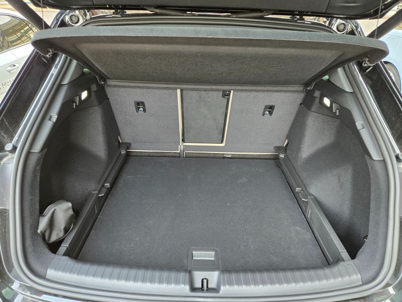 2025 Audi e-tron 45 Premium photo 9