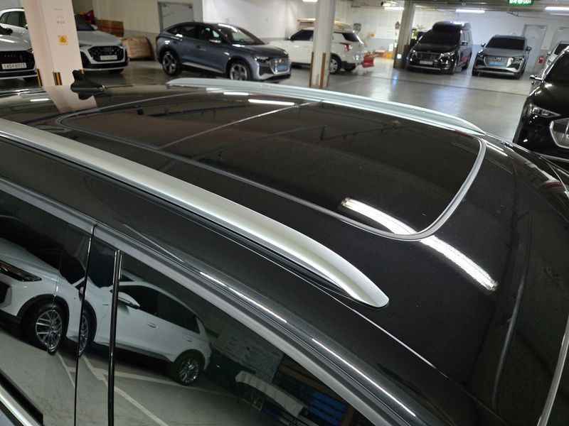 2025 Audi e-tron 45 Premium photo 12