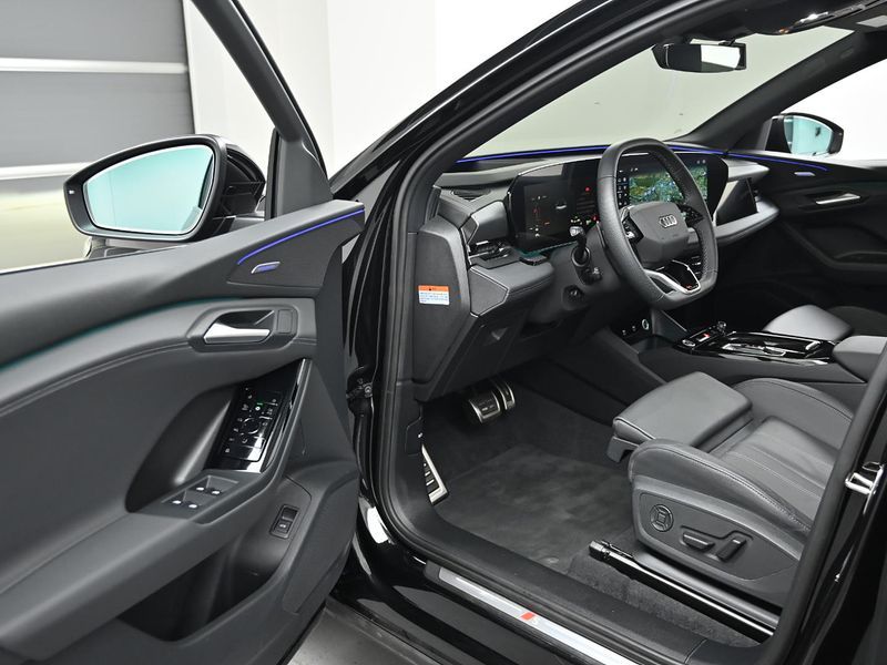 2025 Audi Q6 e-tron Premium Quattro photo 11