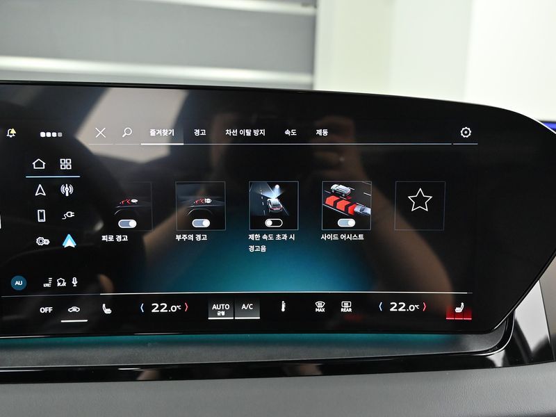 2025 Audi Q6 e-tron Premium Quattro photo 17