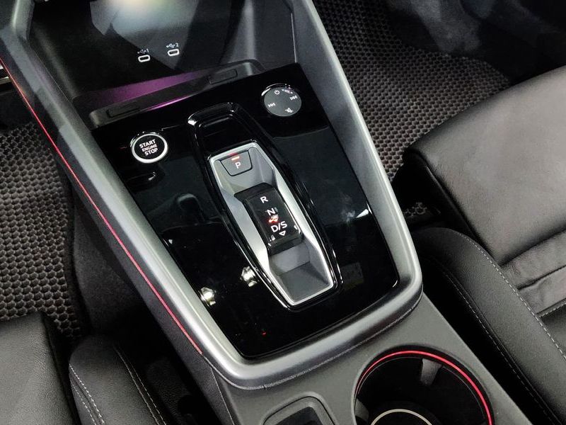 2025 Audi A3 40 TFSI Premium photo 9