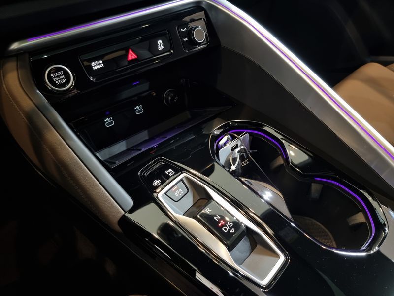 2025 Audi Q5 40 TDI Quattro S Line photo 9