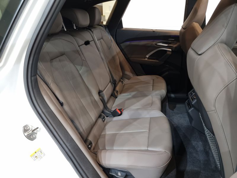 2025 Audi Q5 40 TDI Quattro S Line photo 20