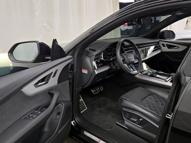 2025 Audi Q8 55 TFSI Quattro Premium photo 10