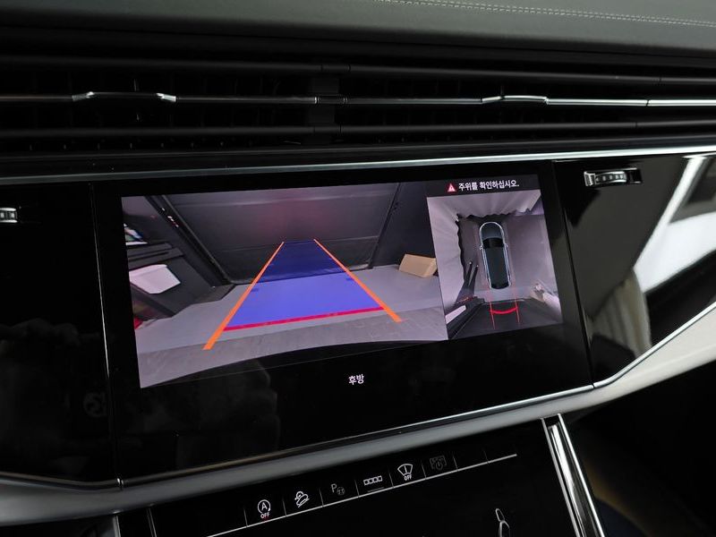 2025 Audi Q8 55 TFSI Quattro Premium photo 15