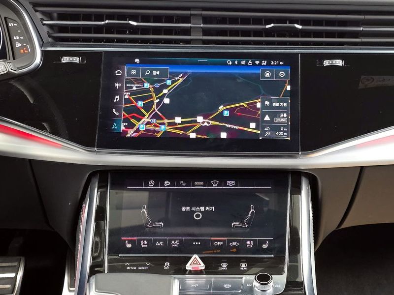 2025 Audi Q8 55 TFSI Quattro Premium photo 14