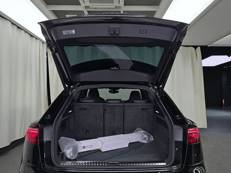 2025 Audi Q8 55 TFSI Quattro Premium photo 20