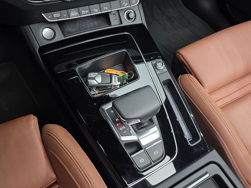 2022 Audi Q5 45 TFSI Quattro Premium Sportback photo 9