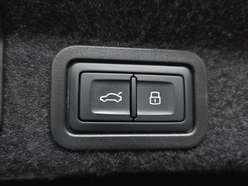 2025 Audi A6 45 TFSI Quattro Premium photo 20