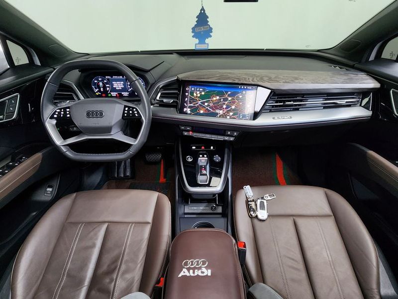 2025 Audi e-tron 45 Premium photo 7