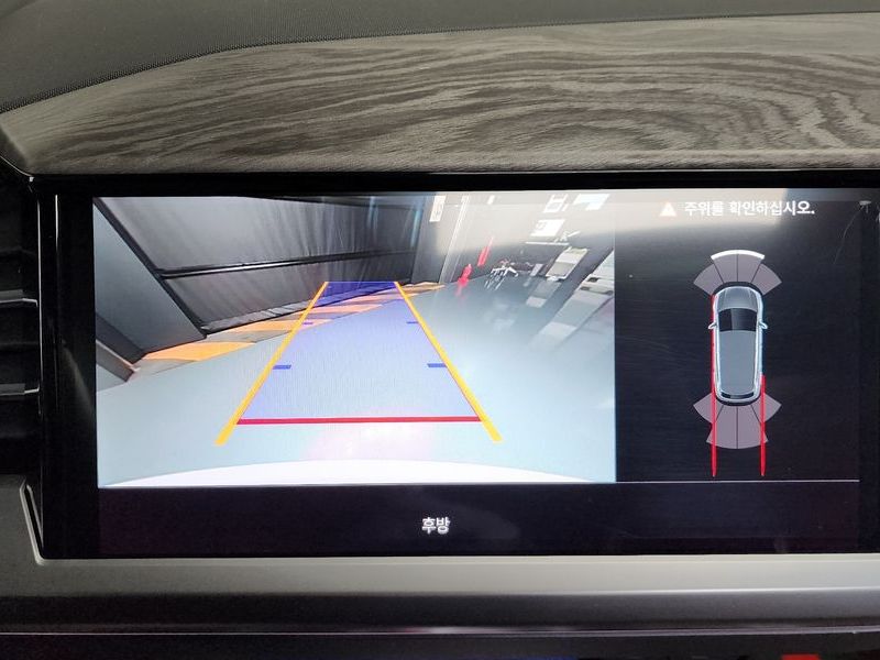 2025 Audi e-tron 45 Premium photo 15
