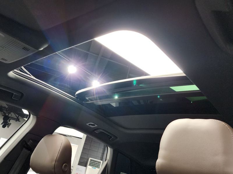 2025 Audi e-tron 45 Premium photo 19