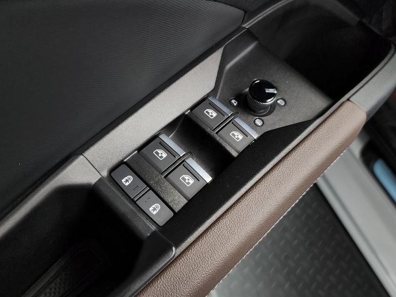 2025 Audi e-tron 45 Premium photo 30