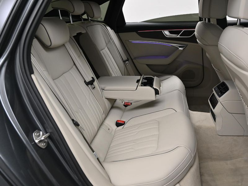 2025 Audi A6 45 TFSI Premium photo 12
