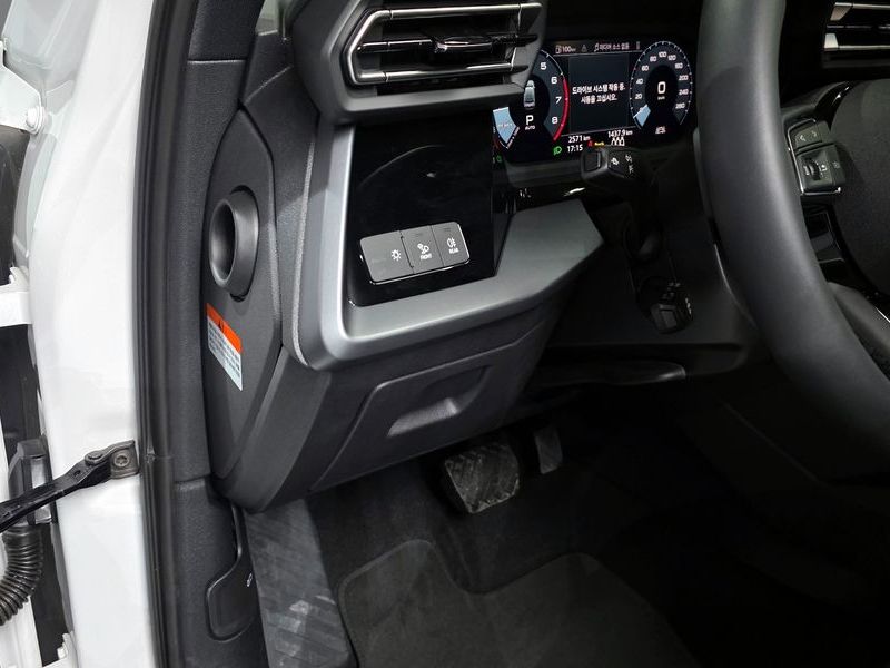 2025 Audi A3 40 TFSI photo 18