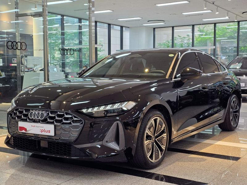 2025 Audi A5 40 TFSI Quattro Advanced photo 1