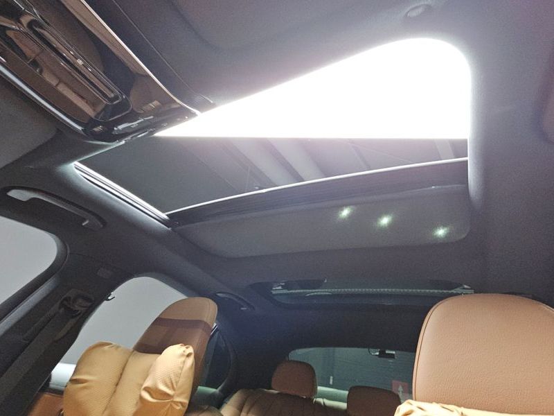 2026 Mercedes-Benz E-Class E300 4MATIC AMG Line photo 12
