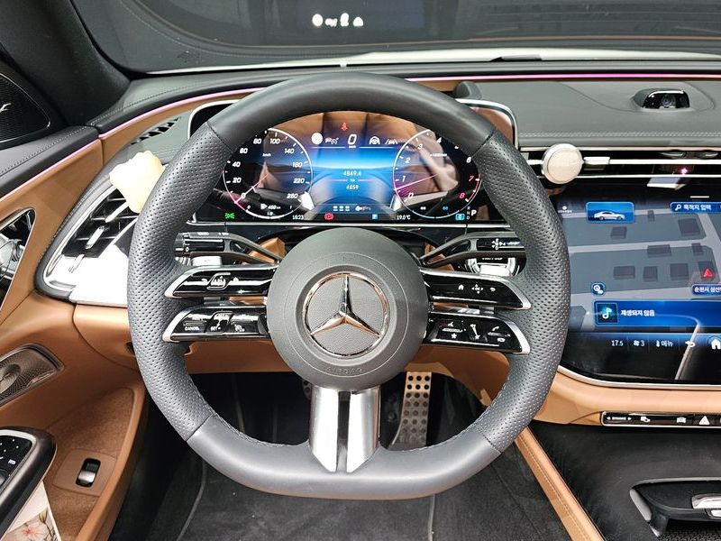 2026 Mercedes-Benz E-Class E300 4MATIC AMG Line photo 14