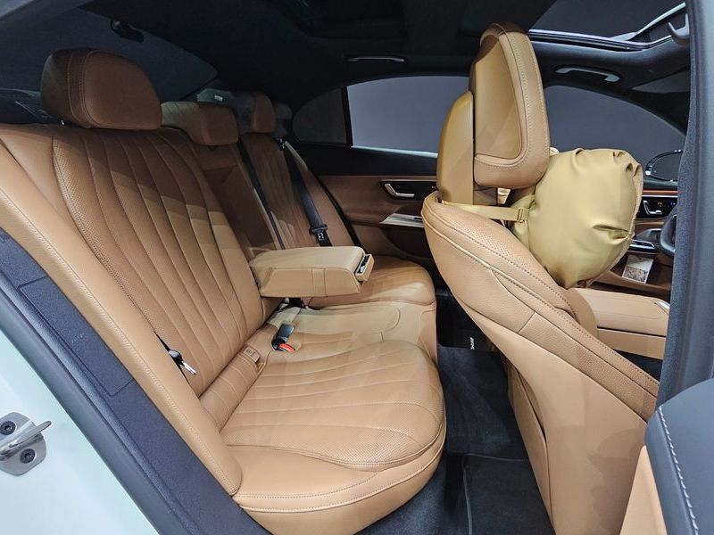 2026 Mercedes-Benz E-Class E300 4MATIC AMG Line photo 19