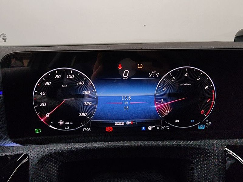 2025 Mercedes-Benz A-Class A220 Hatchback photo 8