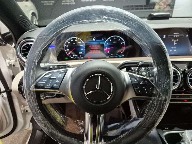 2026 Mercedes-Benz A-Class A220 Hatchback photo 8